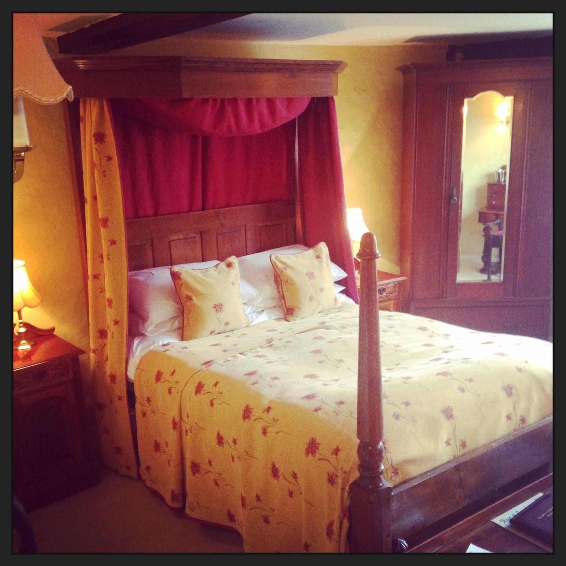 The Star And Eagle Hotel Goudhurst Buitenkant foto